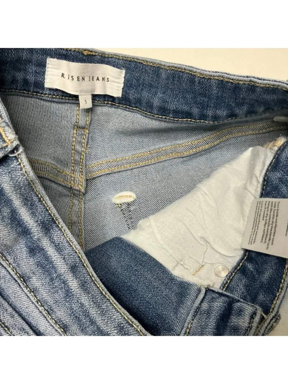 Risen High Rise shorts Ombre Frayed Size Small NWT